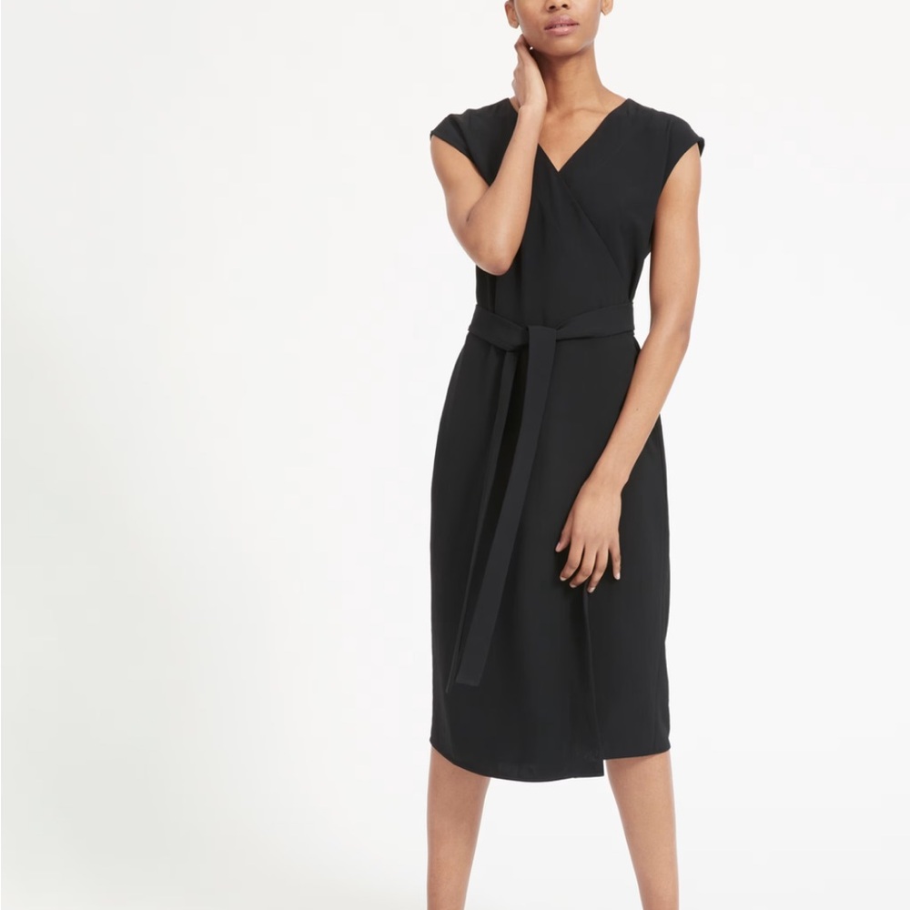 Everlane Japa Go Weave Wrap Dress in Navy Blue Short Sleeve Midi